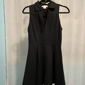 Urban outfitters sleeveless pleated dress - size 4 (EXTREMELY FLATTERING)